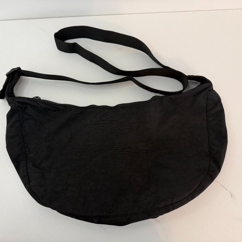 New Black Crossbody Cresent Sling Bag with Storage Pouch Water Restistant - Picture 4 of 11